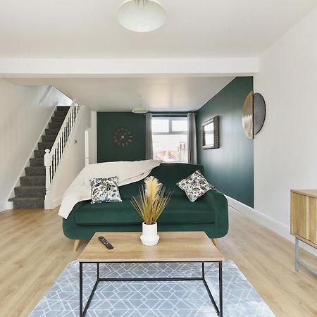 Modern Home Near Alexandra Dock Great Coates Екстер'єр фото