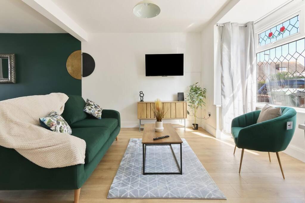 Modern Home Near Alexandra Dock Great Coates Екстер'єр фото