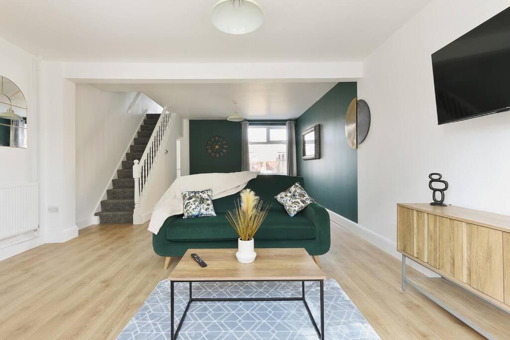 Modern Home Near Alexandra Dock Great Coates Екстер'єр фото